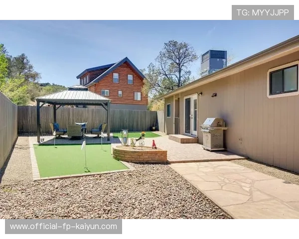 嵌沙果岭落地民间豪宅!业主:推杆每天停不下来 嵌沙果岭落地民间豪宅!业主:推杆每天停不下来